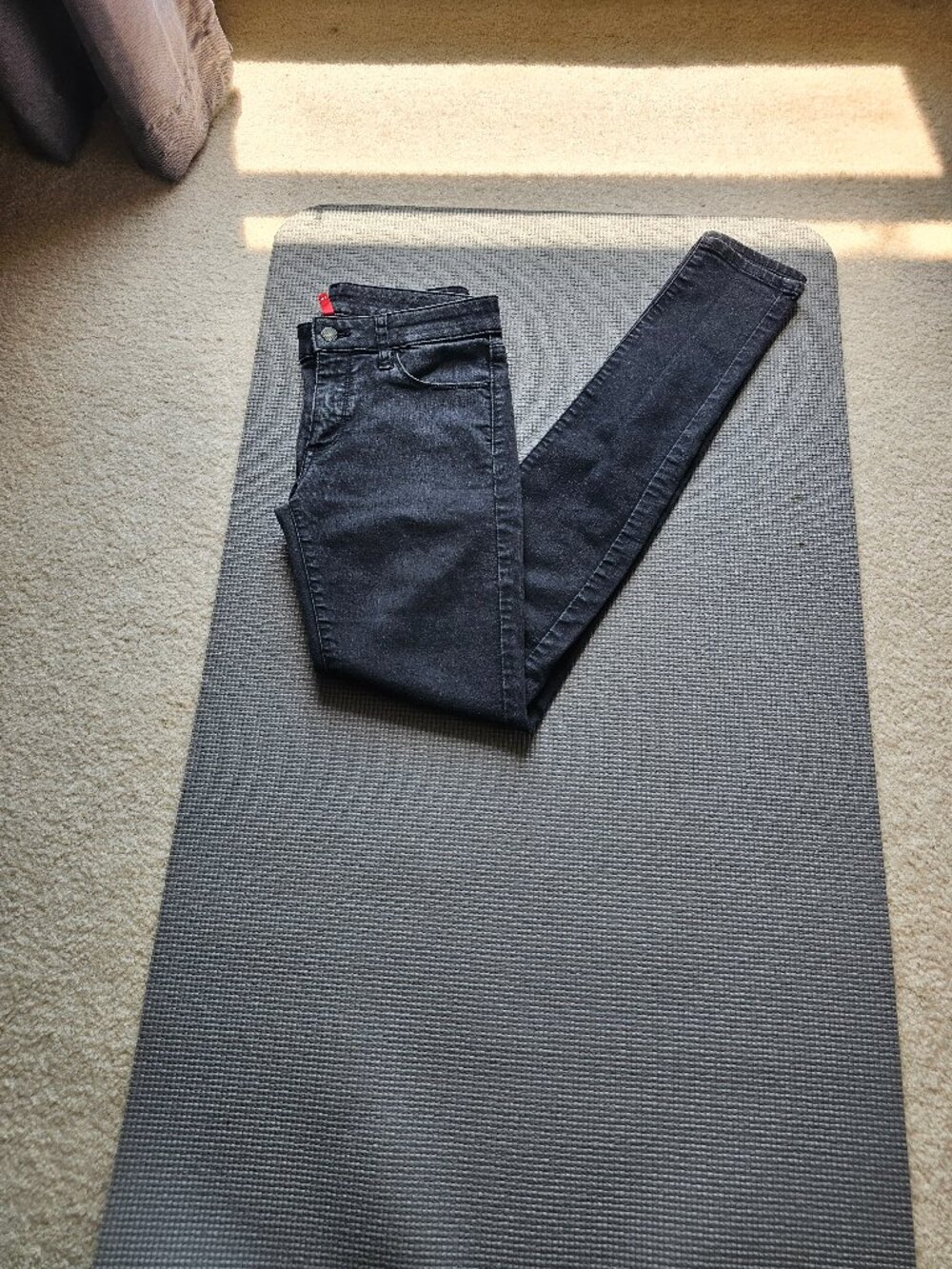 Uniqlo jeans waist size 25 black